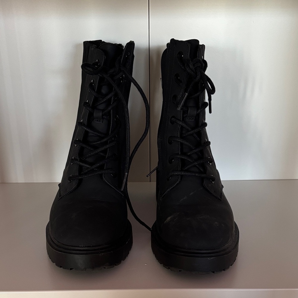 Black Women's Combat Boots with Laces and Zipper
